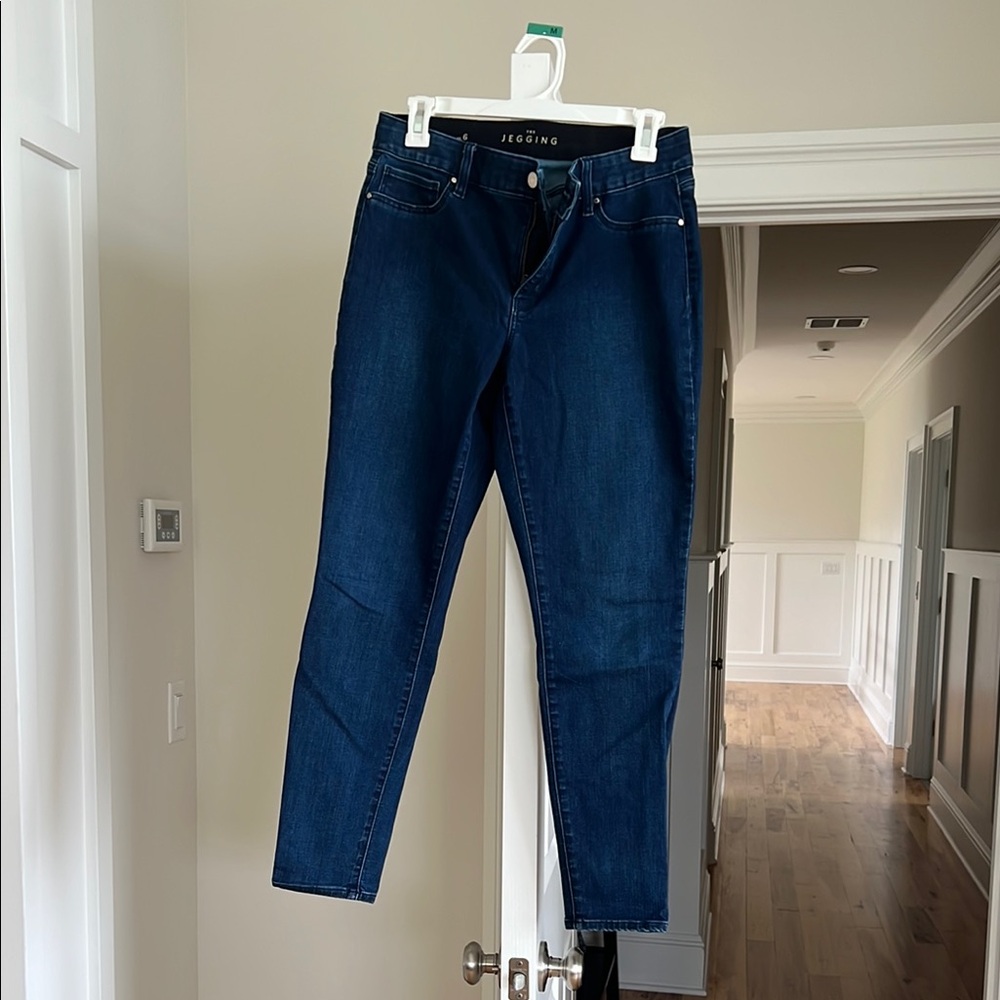 White House black market like new dark blue jegging